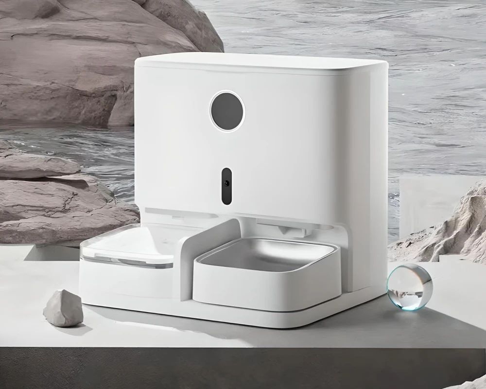 cat feeder with camera